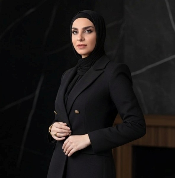 الأستاذة نور الهدى